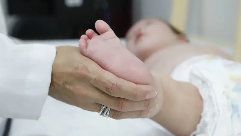 Atraso no teste do pezinho no SUS atrasa diagnóstico de AME