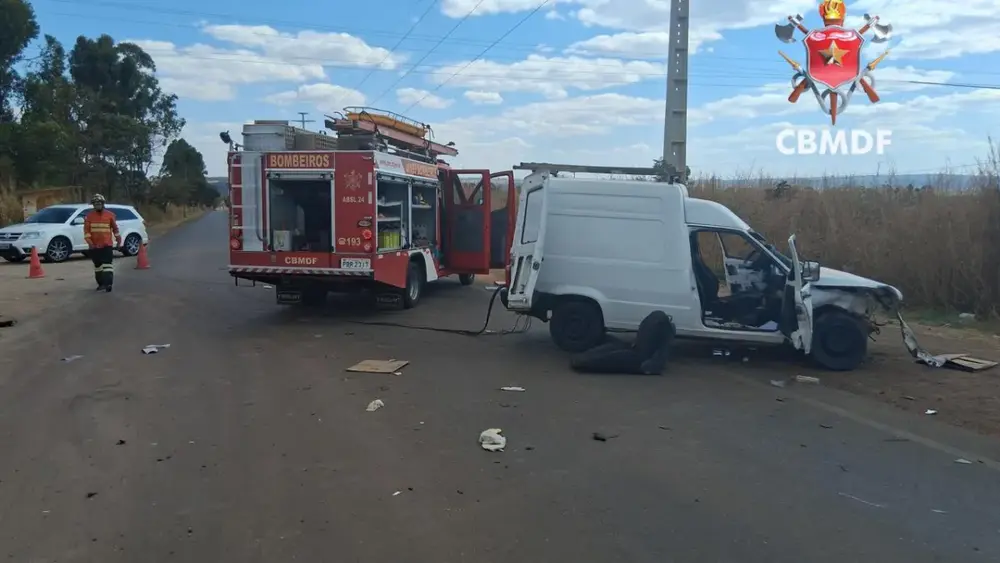 Colisão entre carros deixa quatro feridos em Sobradinho