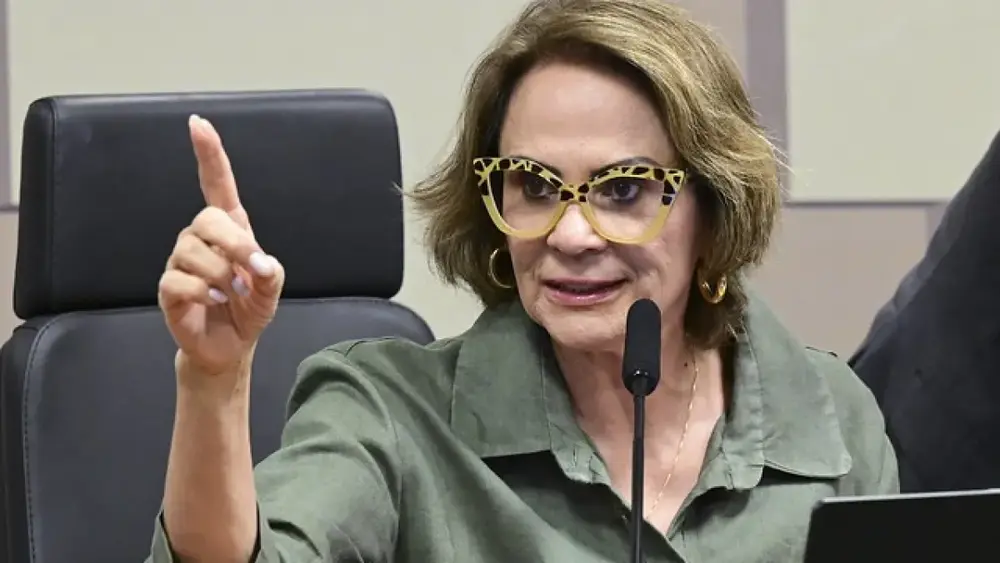 Damares cobra fim absoluto da saidinha após crime