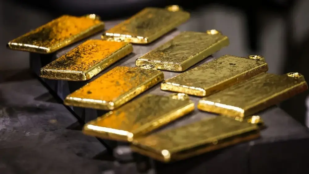 Ouro sobe com foco no Fed e ignora alta do petróleo
