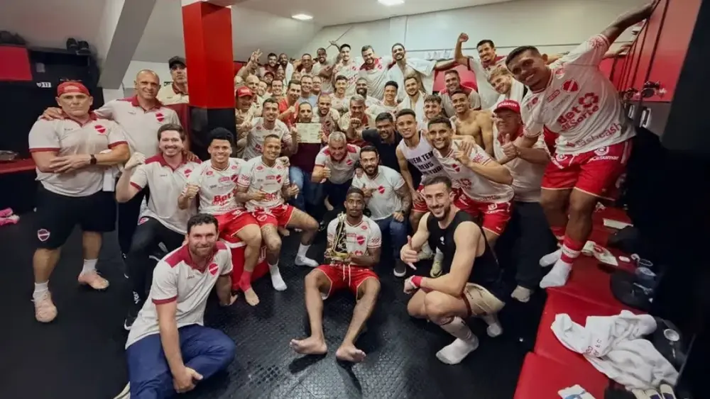 Vila Nova vence clássico, bate Atlético-GO por 2 a 0 e se reabilita na Série B